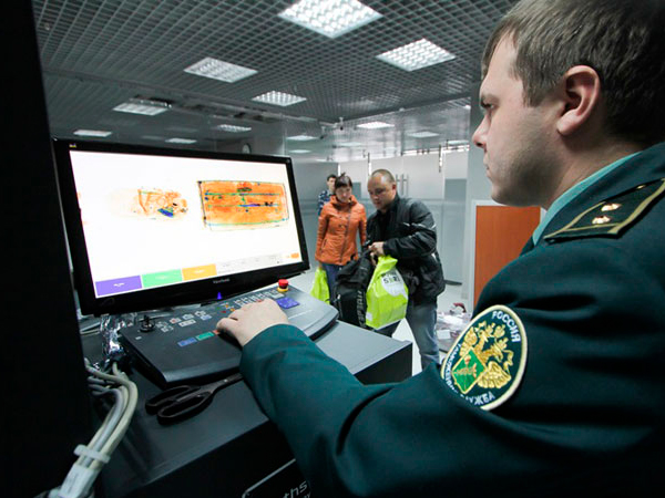 Президент РФ поручил усилить уголовную ответственность за незаконное использование информации из баз данных таможни
