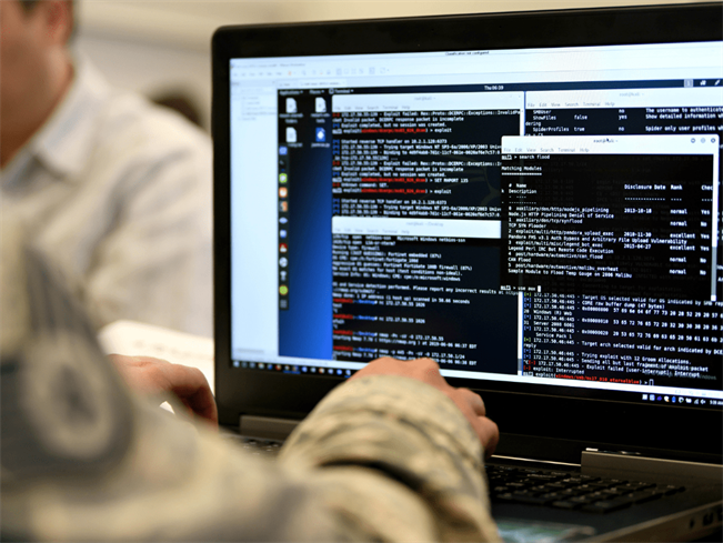 Западные СМИ забили тревогу — Пентагон использует ПО с поддержкой в РФ