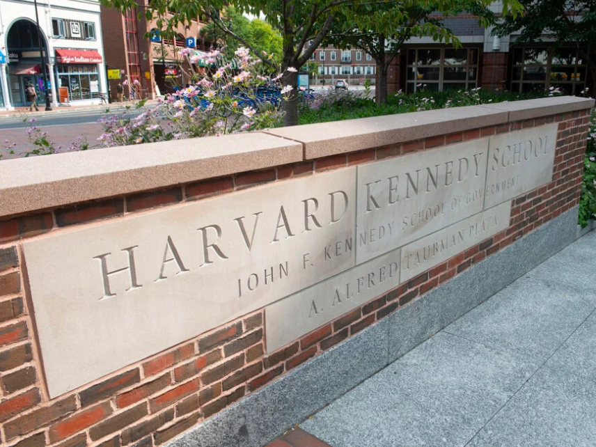 Эксперт по дезинформации обвинила Гарвард в своём увольнении и в зависимости руководства университета от экстремистской Meta