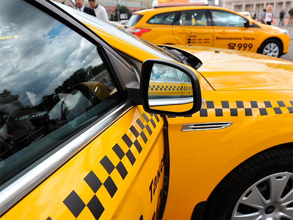 Закон об ответственности агрегаторов такси за передачу заказов водителям-нелегалам прошёл первое чтение
