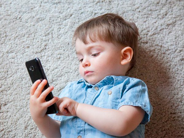 Ввести SIM-карты для детей до 14 лет – предложение Минцифры