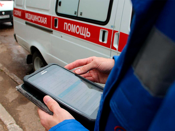 Сотрудники столичной скорой помощи получили возможность оформить вызов врача пациенту с планшета